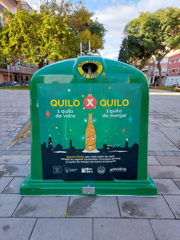 El reciclatge de vidre a Gavà es transforma en 200 kg de menjar per als Bancs d’Aliments